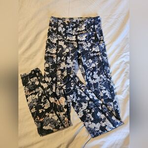 Lululemon leggings size 2 Floral